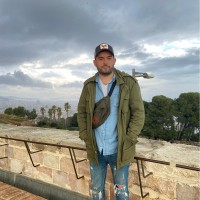 Roberto Flores Email