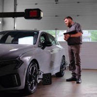 Lightning Auto Service Employee Christopher Fox's profile photo