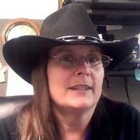 In Stitches Employee Heidi Mansdoerfer's profile photo