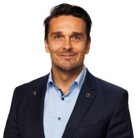 Tomáš Adamec Email