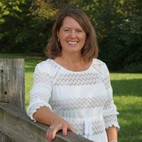 Stephanie Jansen Email & Phone Number
