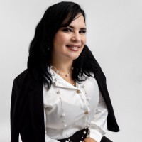 La Rosa Realty Employee Violeta Perez's profile photo