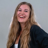 Simone Kennerfalk Email