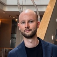 Simon Löw Email