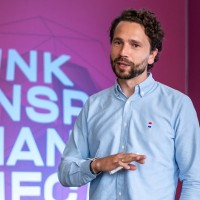 Harald Athanasopoulos Email