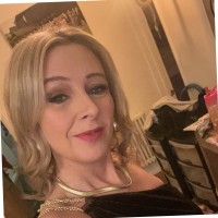 HowNow Employee Pauline Taylor's profile photo