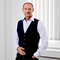 V-Bank AG Employee Robert Straub's profile photo