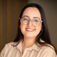 Vetor Editora Employee Larissa Pereira's profile photo