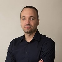 E-mail e número de telefone de Nikolas Grinkevich