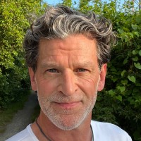 Anton Lahnston Email & Phone Number