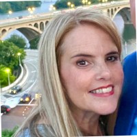 Stephanie Lips Email & Phone Number