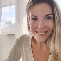 Dóra Béres Email