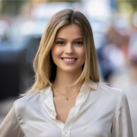 Aleksia Bulku Email & Phone Number