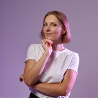 Yuliia Holomedova Email