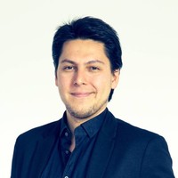 Adrian Vélez Email