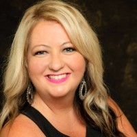 Zoomin Groomin Employee Faith Grimmett's profile photo