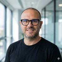 Diego MacIa Email