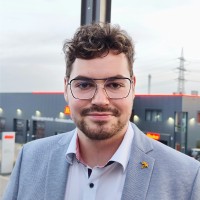 Max Kästner Email