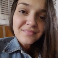 Larissa Chicaglione Email