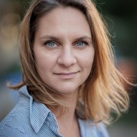 Dorota Karecka Email