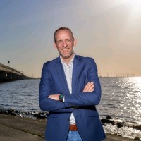 André de Vries Email