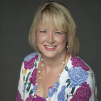 RE/MAX UNIVERSAL Employee Juli Dalton's profile photo