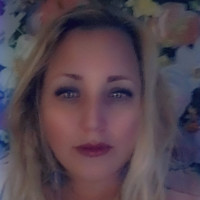 Inside Out Design Employee Beth Button's profile photo