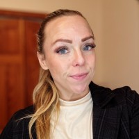 Nichole Main Email