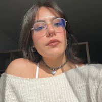Larisa Flores Email