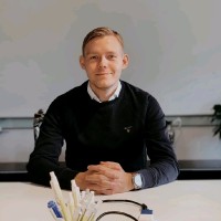 Adam Eriksson Email
