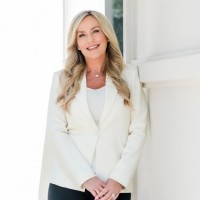 850 Properties Employee Jen Kolar's profile photo