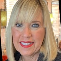 Allure Magazine Employee Leslie Lipton's profile photo