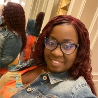 Rainbow Apparel Co Employee Roberta Torres's profile photo