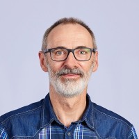 Karol Schütz Email
