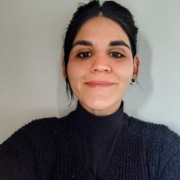 Daniela Elizabeth Barros Email