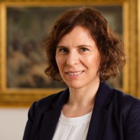 Mojca Trampuš Email