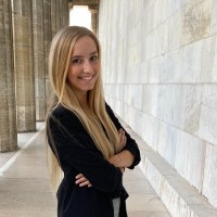 Julia Amann Email
