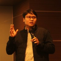 Poti Kurniawan Email
