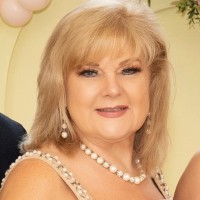 Caroline Zadeh Email & Phone Number