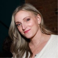 David Evans and Associates, Inc. Employee Danielle Levin's profile photo