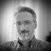 Tomasz Hrynyszyn Email