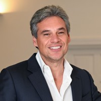 E-mail e número de telefone de Christian Armbruester