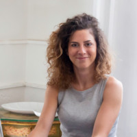 Anna Curti Email