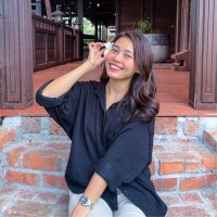 carching Employee Nadhirah Sabri's profile photo