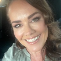 Gaynor Holmes Email