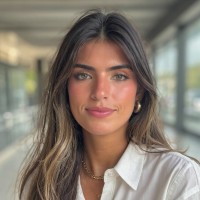 Birdie AI Employee Julia Bernardes's profile photo