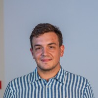 Viktor Varkulja Email