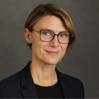 Fabienne Ferrari Email