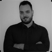 Damien Roustan Email