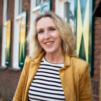 Monique van de Beeten Email